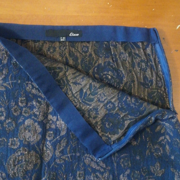Skirt - Picture 2 of 3
